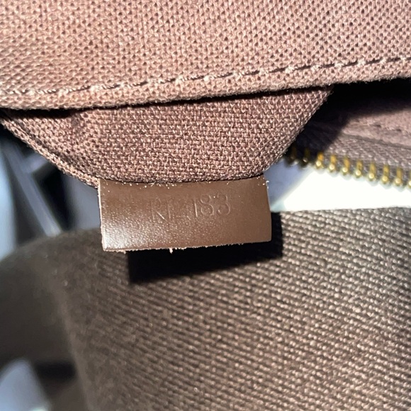 LOUIS VUITTON Damier Ebene Brooklyn Flat Pochette *MENS* - Picture 5 of 7